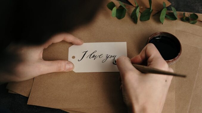 découvrez l'art de la calligraphie, une écriture élégante et expressive qui embellit vos créations avec style et finesse.