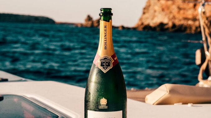 découvrez nos étiquettes brodées de haute qualité, personnalisables et durables, idéales pour valoriser vos vêtements et accessoires avec élégance.