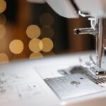 découvrez des conseils pratiques pour optimiser l'utilisation de votre machine à broder et réaliser des projets précis et créatifs.