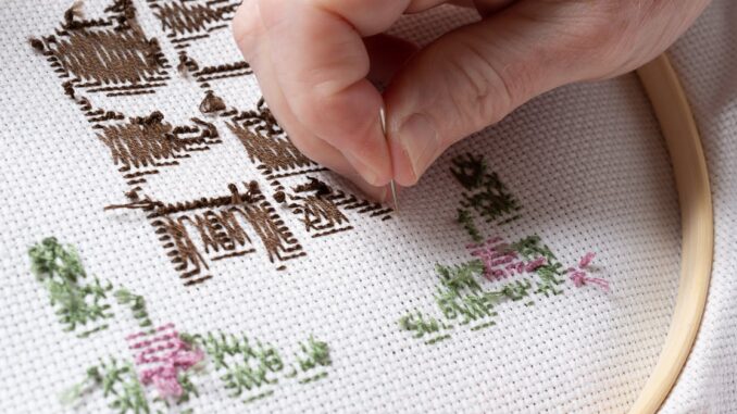 conseils essentiels pour l'entretien des broderies : guide complet pour préserver la beauté et la qualité de vos ouvrages brodés.