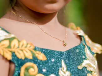 découvrez des broderies colorées et ludiques spécialement conçues pour les enfants, parfaites pour personnaliser leurs vêtements et accessoires avec créativité.