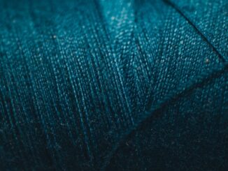 fils à broder de haute qualité pour toutes vos créations, disponibles dans une large gamme de couleurs et de textures pour un rendu précis et durable.